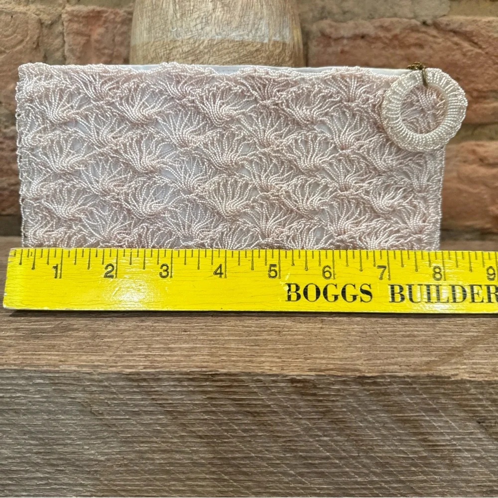 Vintage‎ seed beaded Cream Wristlet clutch